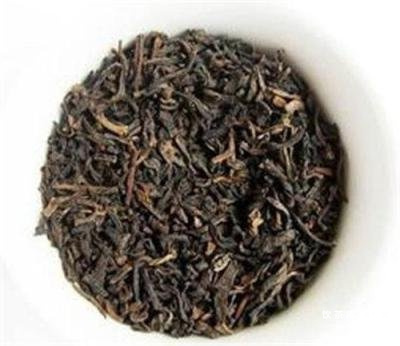 存放二年的古树普洱茶散茶是否适宜饮用及潜在风险评估